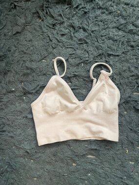 Women’s Alo light pink sports bra size small